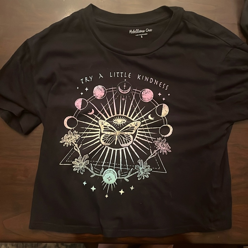 Crop top with design